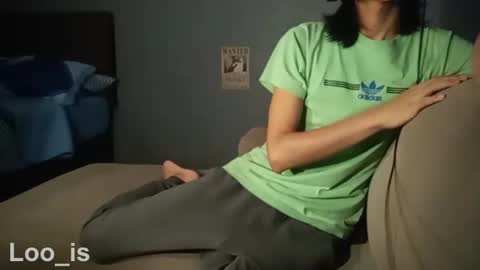 Snapshot of loo_is chatting on March 12, 9:12 am loo_is online show from March 12, 9:12 am
