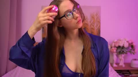 Snapshot of look_my_passion chatting on February 11, 7:02 am Hanna online show from February 11, 7:02 am