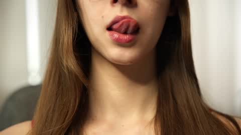 Snapshot of look_my_passion chatting on April 6, 7:09 am Hanna online show from April 6, 7:09 am