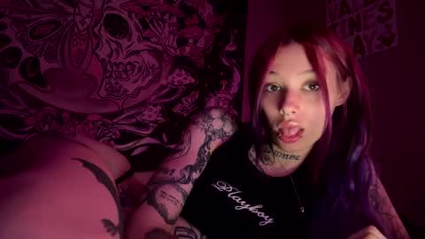 lookingforlona online show from September 23, 4:32 pm