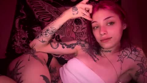 lookingforlona online show from October 5, 5:44 pm