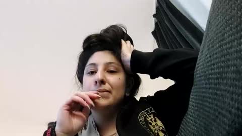 Snapshot of loolaunshaved chatting on October 26, 5:19 pm loolaunshaved online show from October 26, 5:19 pm