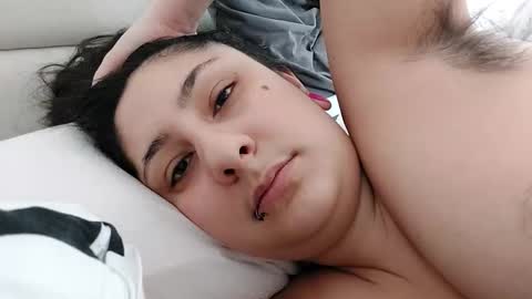 Snapshot of loolaunshaved chatting on February 24, 10:13 am loolaunshaved online show from February 24, 10:13 am