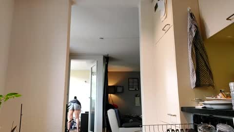 loolaunshaved online show from July 19, 3:38 pm