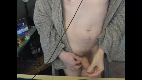 Snapshot of loomie chatting on December 15, 8:08 am loomie online show from December 15, 8:08 am