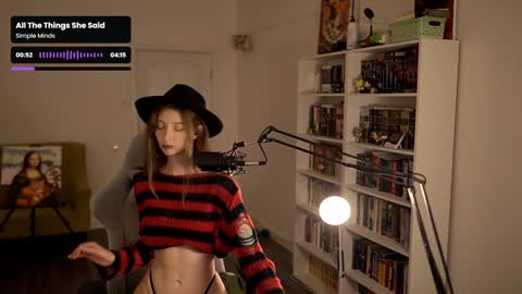 loony_moony online show from November 2, 11:01 am