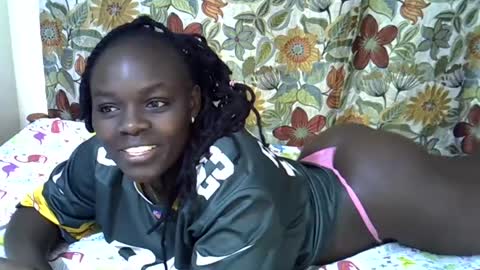 Snapshot of lora_amor chatting on June 28, 4:13 pm lora_amor online show from June 28, 4:13 pm