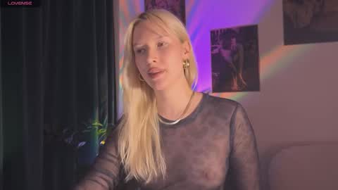 Snapshot of lora_hellyeah chatting on September 30, 4:34 pm Lora heil online show from September 30, 4:34 pm