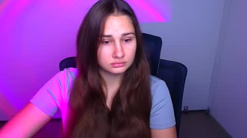 Lora online show from October 3, 7:05 am