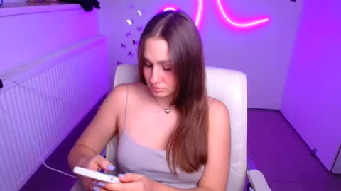 Lora online show from October 30, 1:23 pm