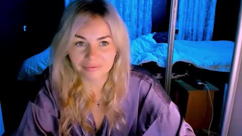 Snapshot of loraboyar chatting on October 1, 2:28 am Lora online show from October 1, 2:28 am
