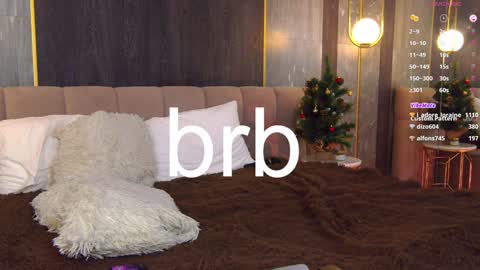 Loraine online show from December 29, 8:37 pm