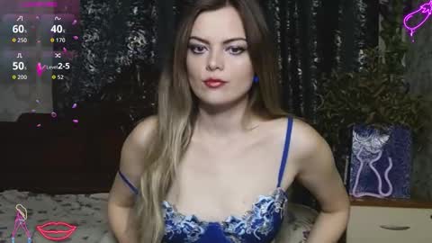 Snapshot of lorana95 chatting on December 3, 9:35 pm Alina online show from December 3, 9:35 pm