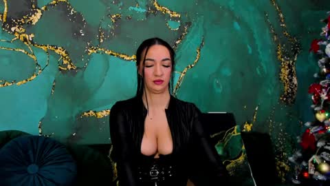 Miss online show from December 7, 12:13 pm