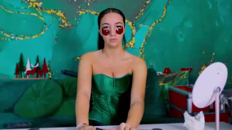 Miss online show from December 28, 5:35 pm