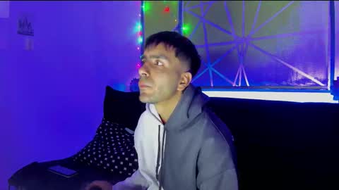 Snapshot of lord_apoloo chatting on February 14, 12:24 pm Apolo online show from February 14, 12:24 pm