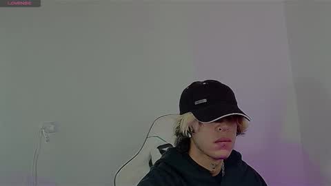 Snapshot of lord_moon_king chatting on September 17, 3:19 am lord_moon_king online show from September 17, 3:19 am