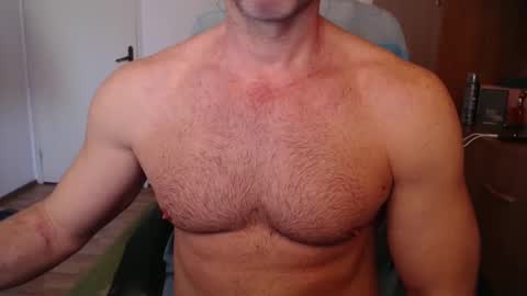 Snapshot of lordofyourdesires chatting on January 5, 6:35 am A online show from January 5, 6:35 am