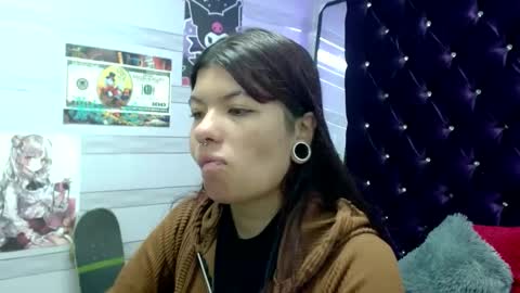 lorecherry online show from September 14, 2:49 pm