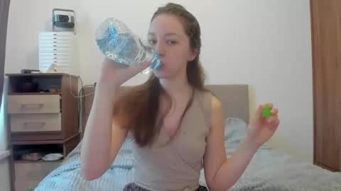 Snapshot of lorelea_cute chatting on March 1, 6:04 am Lorelea cute online show from March 1, 6:04 am