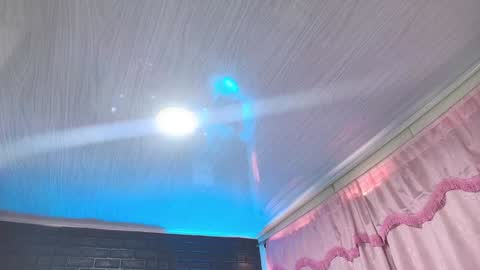 Snapshot of loren_44tits chatting on December 28, 6:40 pm Loren online show from December 28, 6:40 pm