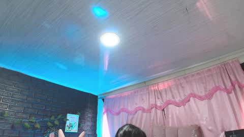 Snapshot of loren_44tits chatting on January 23, 9:18 pm Loren online show from January 23, 9:18 pm