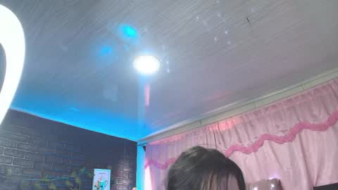 Snapshot of loren_44tits chatting on February 4, 8:59 pm Loren online show from February 4, 8:59 pm