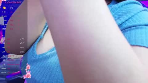 Snapshot of loren_44tits chatting on September 8, 9:14 pm Loren online show from September 8, 9:14 pm