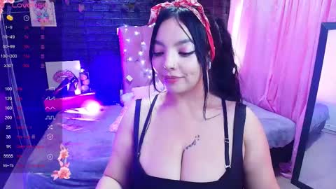 Snapshot of loren_44tits chatting on September 11, 8:31 pm Loren online show from September 11, 8:31 pm
