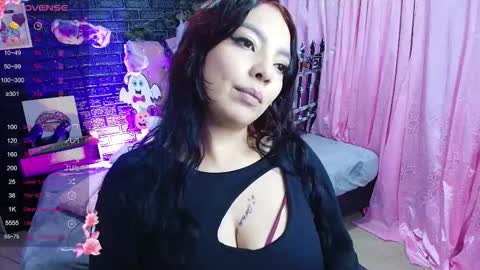 Snapshot of loren_44tits chatting on October 9, 10:30 pm Loren online show from October 9, 10:30 pm