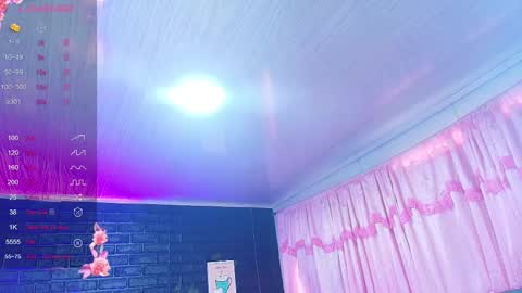 Snapshot of loren_44tits chatting on October 23, 8:18 pm Loren online show from October 23, 8:18 pm