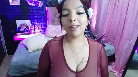 Snapshot of loren_44tits chatting on October 27, 9:41 pm Loren online show from October 27, 9:41 pm