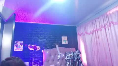 Snapshot of loren_44tits chatting on October 29, 8:54 pm Loren online show from October 29, 8:54 pm