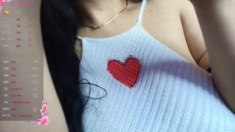 Snapshot of loren_44tits chatting on November 23, 9:25 pm Loren online show from November 23, 9:25 pm