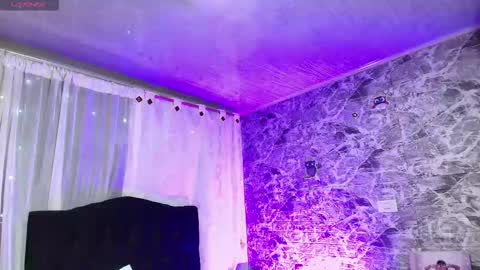 Snapshot of loren_44tits chatting on February 26, 12:53 am Loren online show from February 26, 12:53 am