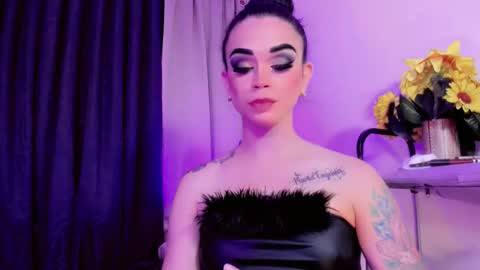 lesly lorena online show from February 15, 7:51 am