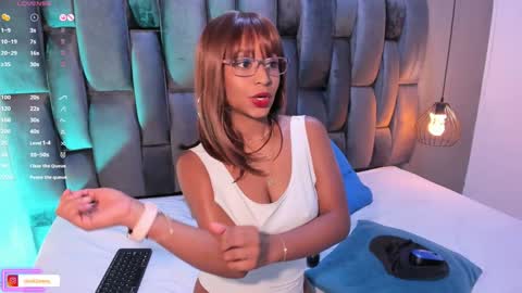 Snapshot of lorena_vieira_ chatting on January 24, 10:19 pm Lorena Vieira online show from January 24, 10:19 pm