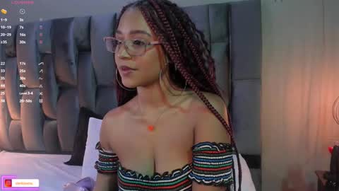 Snapshot of lorena_vieira_ chatting on February 22, 7:58 pm Lorena Vieira online show from February 22, 7:58 pm