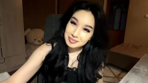 Snapshot of loreneoertel chatting on June 9, 2:06 pm Kira online show from June 9, 2:06 pm