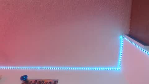 Snapshot of lorenitha_20 chatting on September 8, 3:33 pm lorenitha online show from September 8, 3:33 pm