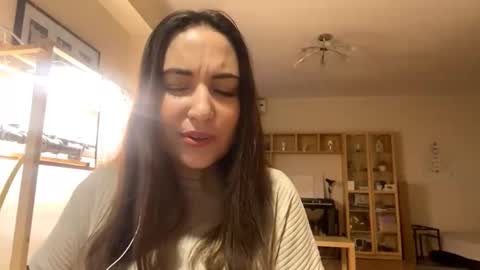 lorenrutty online show from November 18, 7:13 am