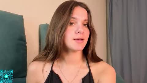 Chloe for Fan BlackHole online show from September 22, 6:10 pm