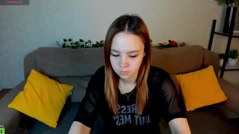 Snapshot of lori_blossom chatting on February 4, 9:26 am LORI online show from February 4, 9:26 am