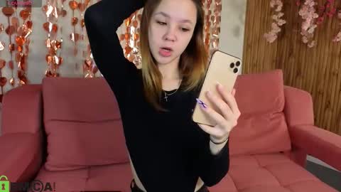 Snapshot of lori_blossom chatting on February 10, 9:13 am LORI online show from February 10, 9:13 am