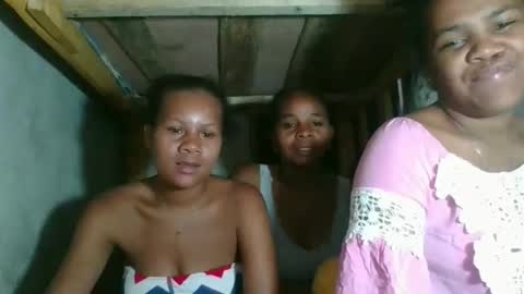 Snapshot of lorienne98 chatting on May 16, 6:21 am lorienne98 online show from May 16, 6:21 am