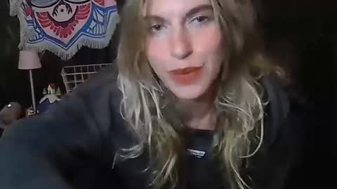 Snapshot of lorik69 chatting on October 31, 1:06 am lorik69 online show from October 31, 1:06 am