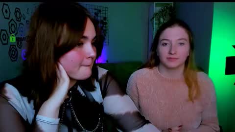 Lora for u online show from October 12, 10:31 pm