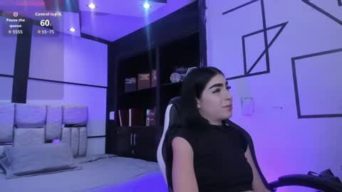 Snapshot of lorrainehunter chatting on February 24, 12:47 pm Lorraine online show from February 24, 12:47 pm