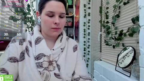 Snapshot of lost_charming chatting on December 15, 9:24 am Alisa My darlings online show from December 15, 9:24 am