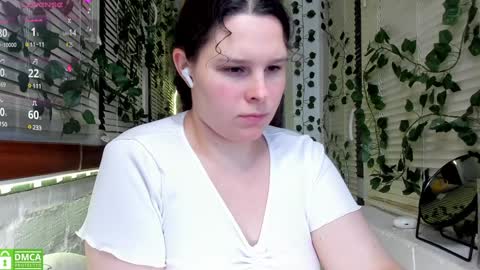 Snapshot of lost_charming chatting on February 2, 10:49 pm Alisa My darlings online show from February 2, 10:49 pm